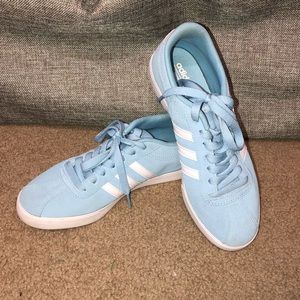Adidas Sneakers